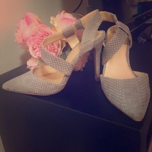 Gray snake-print Vince Camuto heels- size 8